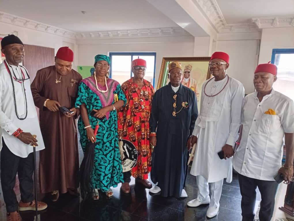 Eze-Elect, Umunna-Nsulu Autonomous Community, Onumegbu visits Chairman, Abia state Council of Traditional Rulers, Applaud Otti’s Giant Strides