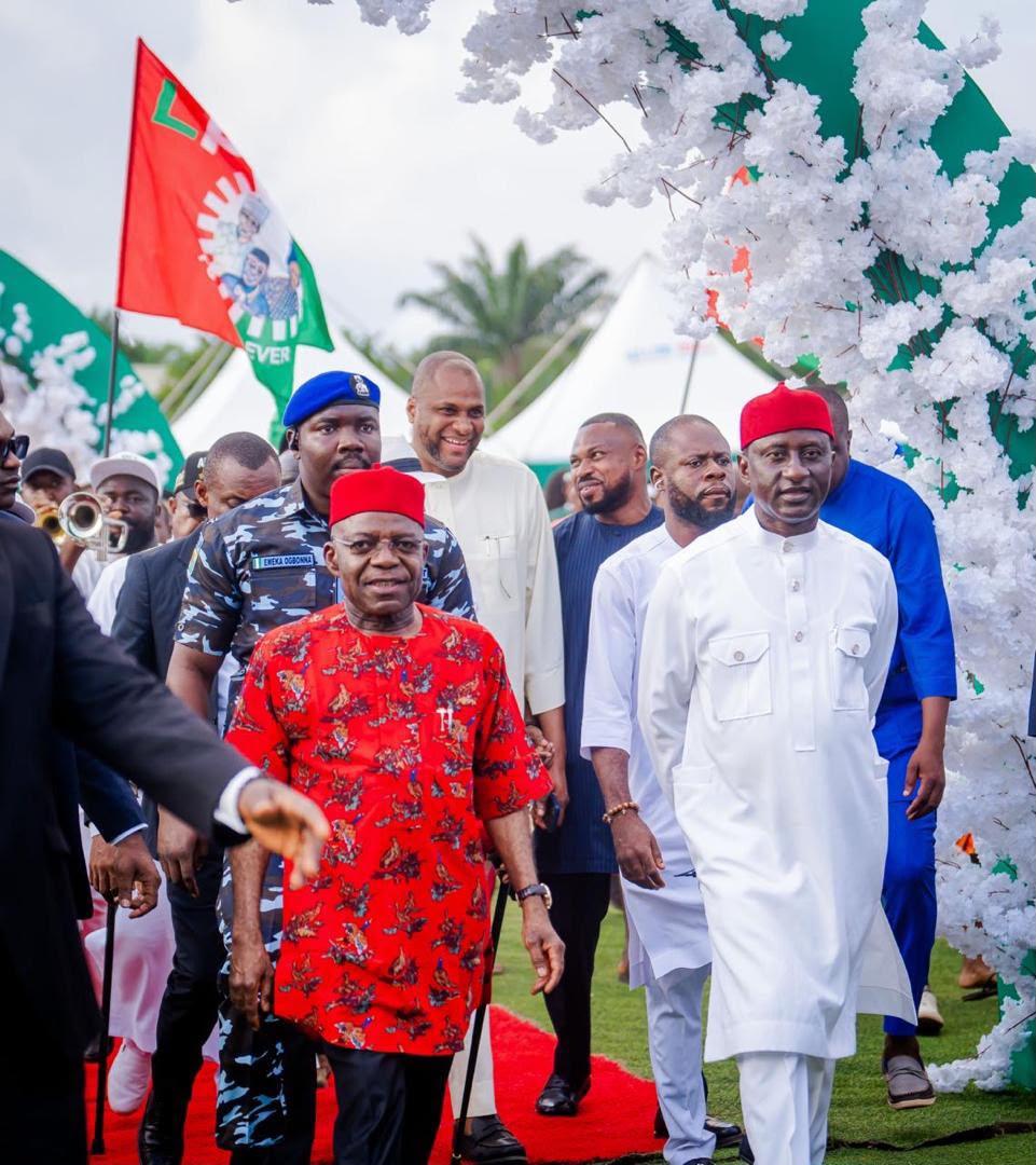 Governor Otti Reaffirms Commitment To Inclusive Governance, Extends Electric Bus Routes As Umunneochi LGA Honors Him For Transformational Leadership